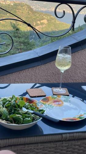 Apartamento Sch�ne Ferienwohnung Mit Terrasse Und Seeblick