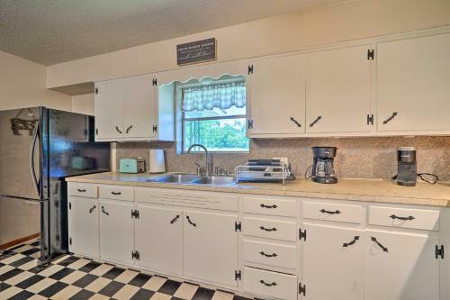 Charming Clayton Home About 4 Mi To Sardis Lake!