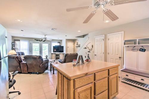 Cozy Eucha Townhome With Deck And Lake Access!