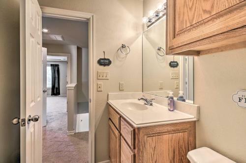 Cozy Eucha Townhome With Deck And Lake Access!