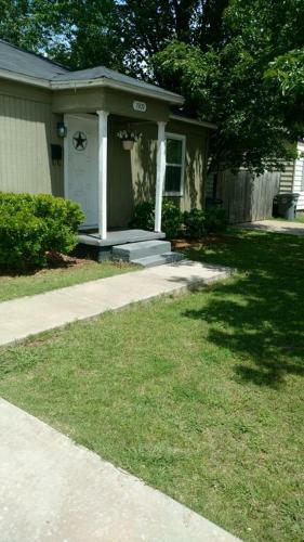 4 Bed Cowboy Home1 Mi Fort Sill- Weekly Rates!
