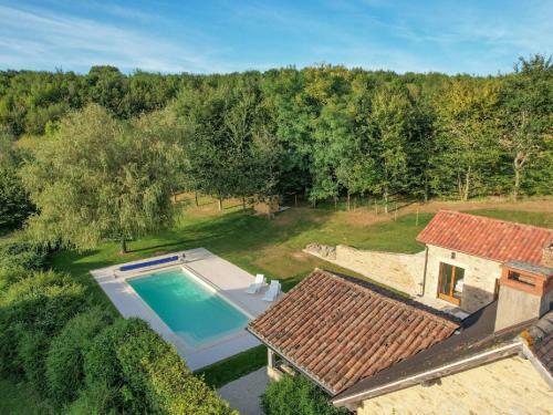 Cosy Cottage In St Medard D'excideuil With Pool