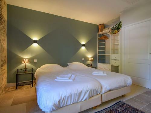 Cosy Cottage In St Medard D'excideuil With Pool