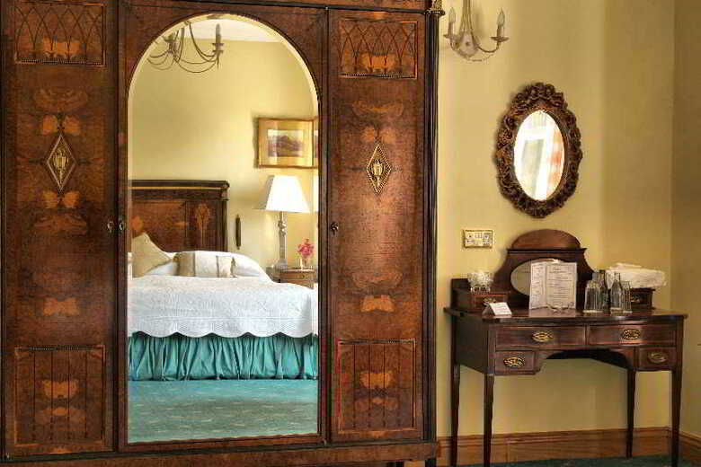 Seaview House Hotel