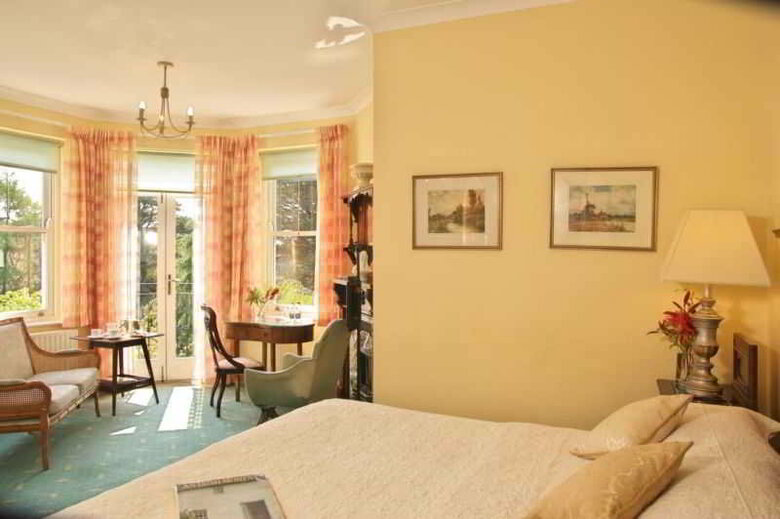Seaview House Hotel