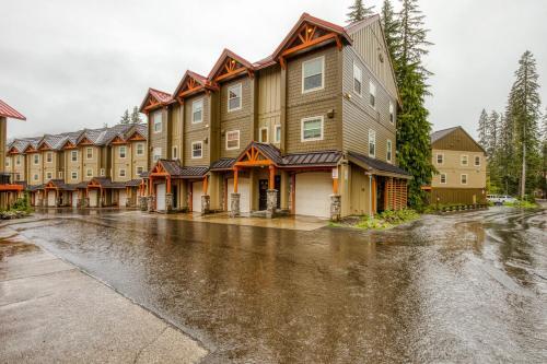 Collins Lake Condo