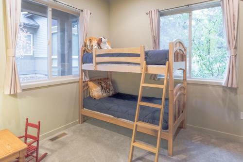Pine Post Lodge