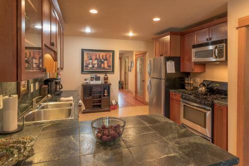 Columbia Cottage