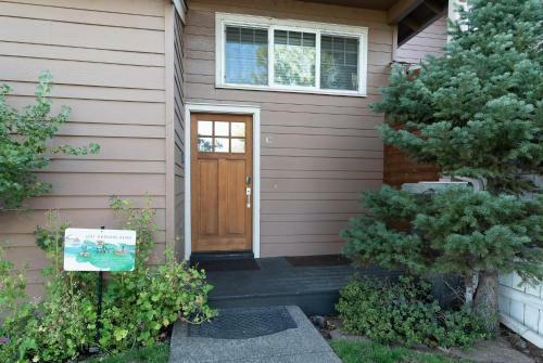 Deschutes Nest