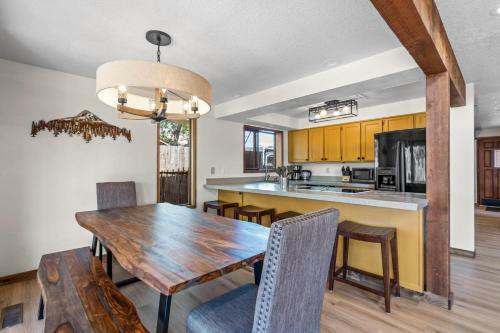 Otter River Lodge