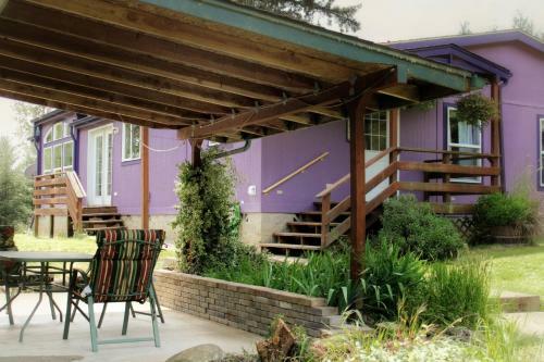 Fernwood Sanctuary: Relax W/ Weed, Wine, & Nature.