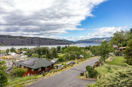 Point Lyle Home