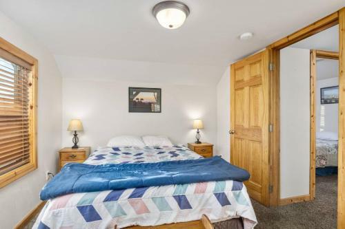 Cedar Lodge At Rockaway