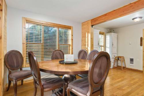 Cedar Lodge At Rockaway