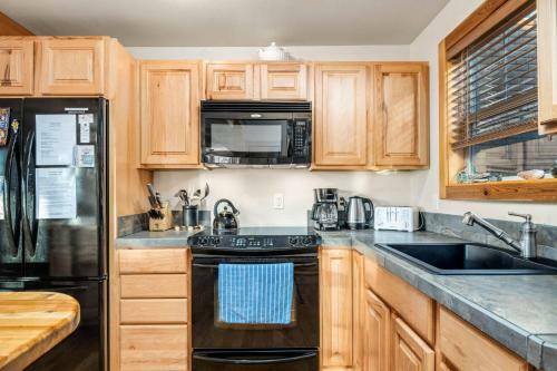 Cedar Lodge At Rockaway
