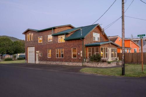 Cedar Lodge At Rockaway