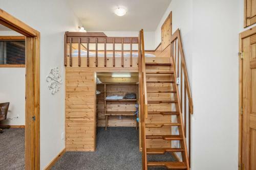 Cedar Lodge At Rockaway