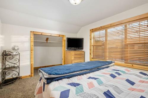 Cedar Lodge At Rockaway