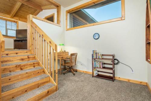 Cedar Lodge At Rockaway