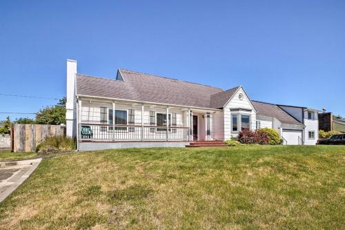 Charming Seaside Abode, Half-mile To Beach!