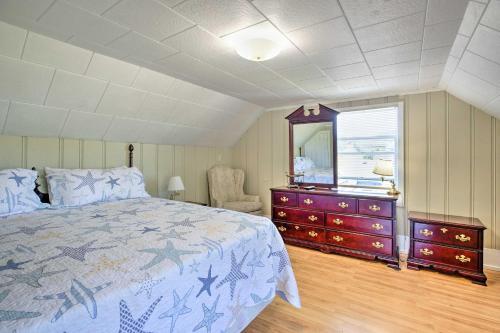 Charming Seaside Abode, Half-mile To Beach!