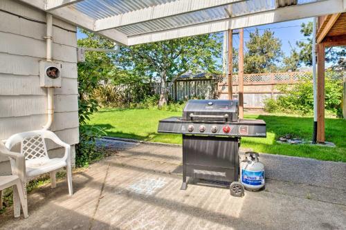 Charming Seaside Abode, Half-mile To Beach!