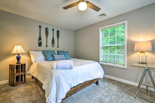 Family-friendly Retreat With Deck, Walk To Lake
