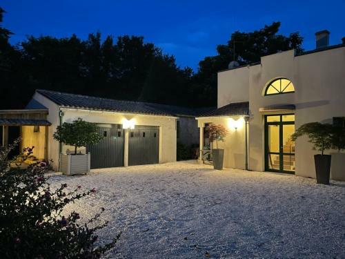 Bed & Breakfast L'escale Au Port Miniature de Saint Savinien
