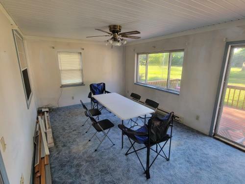 Camp Not Found - 3 Queen Bedrooms By The Lake