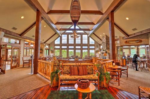 Lakefront Pocono Pines Paradise With Deck!