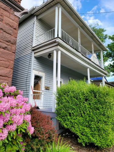 Modern Studio Apartment In Ridgway Pa
