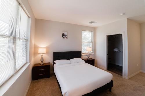 Chic Modern 3br Apartment In Oak Hill By Stay Gia