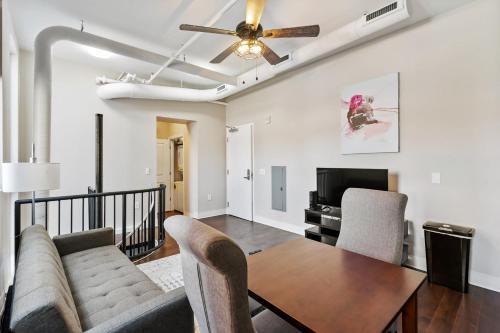 Modern Upscale 2br Apartment In Carson By Stay Gia