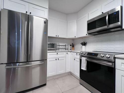 Apartamento Beautiful Townhouse With Patio & Deck (A)