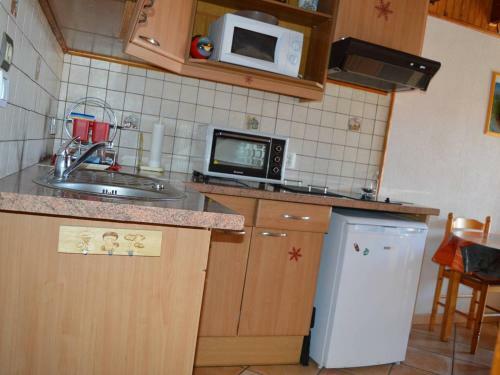 Chalet Les Angles, 3 Pi�ces, 4 Personnes - Fr-1-593-77