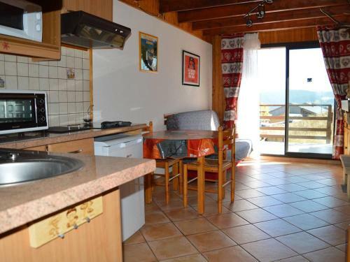 Chalet Les Angles, 3 Pi�ces, 4 Personnes - Fr-1-593-77