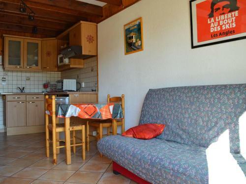 Chalet Les Angles, 3 Pi�ces, 4 Personnes - Fr-1-593-77