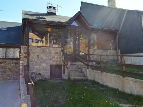 Chalet Les Angles, 3 Pi�ces, 4 Personnes - Fr-1-593-77