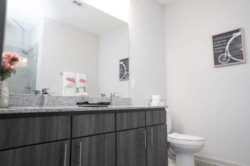 Apartamento Bright & Beautiful Apt, Near Clt, Parking
