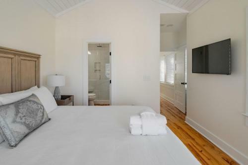 Villa Blanca Gorgeous Downtown Chs Home 3 King Bds