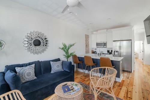Villa Blanca Gorgeous Downtown Chs Home 3 King Bds