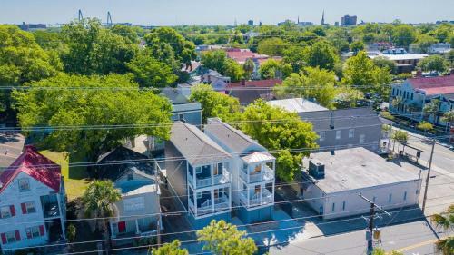 Villa Blanca Gorgeous Downtown Chs Home 3 King Bds