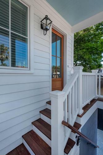 Villa Blanca Gorgeous Downtown Chs Home 3 King Bds