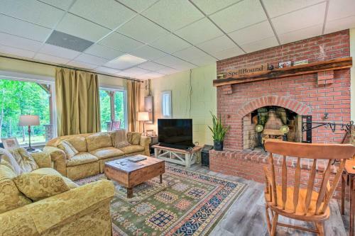 Pet-friendly Cabin About 7 Mi To Chattooga River!