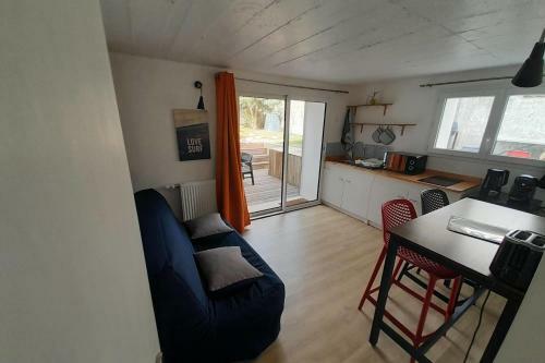 Apartamento T2 With Independent Entrance Ideally Placed