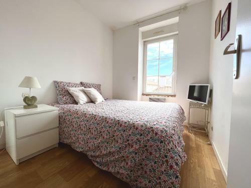 Adorable Maison Dans Lauthentique Quartier de La Chaume Avec Jardin 4prs