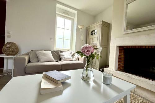Adorable Maison Dans Lauthentique Quartier de La Chaume Avec Jardin 4prs