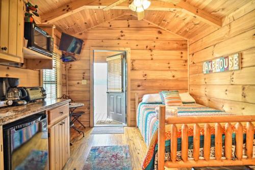 Quaint Cabin With Covered Porch On Douglas Lake
