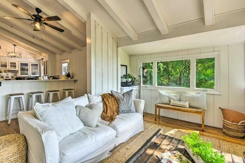 Stylish Cabin With Hot Tub On 6 Private Acres!