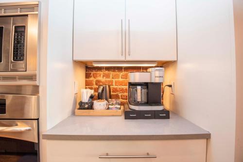 Apartamento Largest Rooftop W Firepit - Vaulted Luxe Penthouse